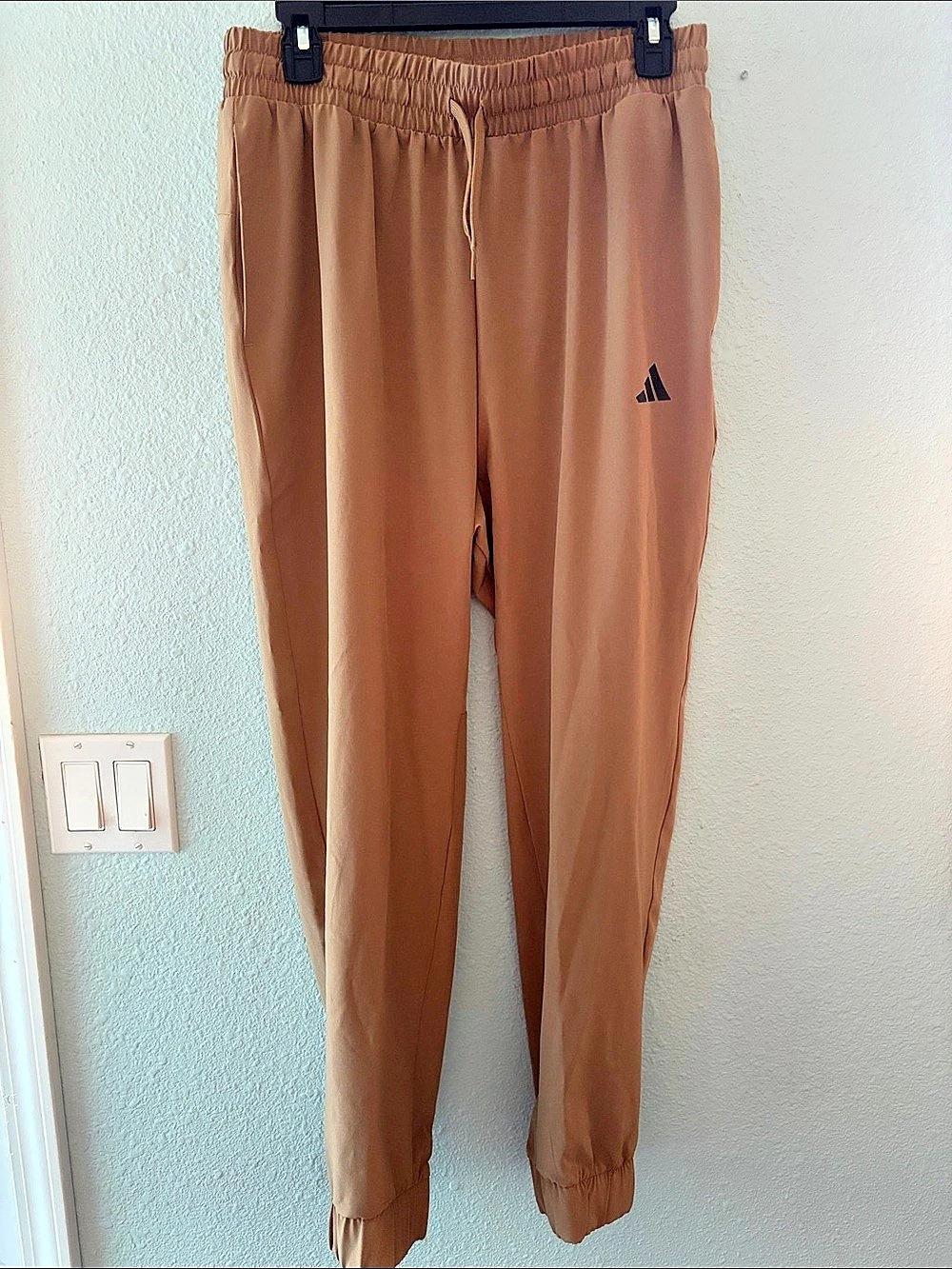 adidas W WVN TR PANT ClimaCool Jogger Pants Brown Medium